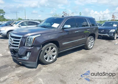2015 Cadillac Escalade Premium z USA, uszkodzony, nr VIN 1GYS4CKJ7FR152473